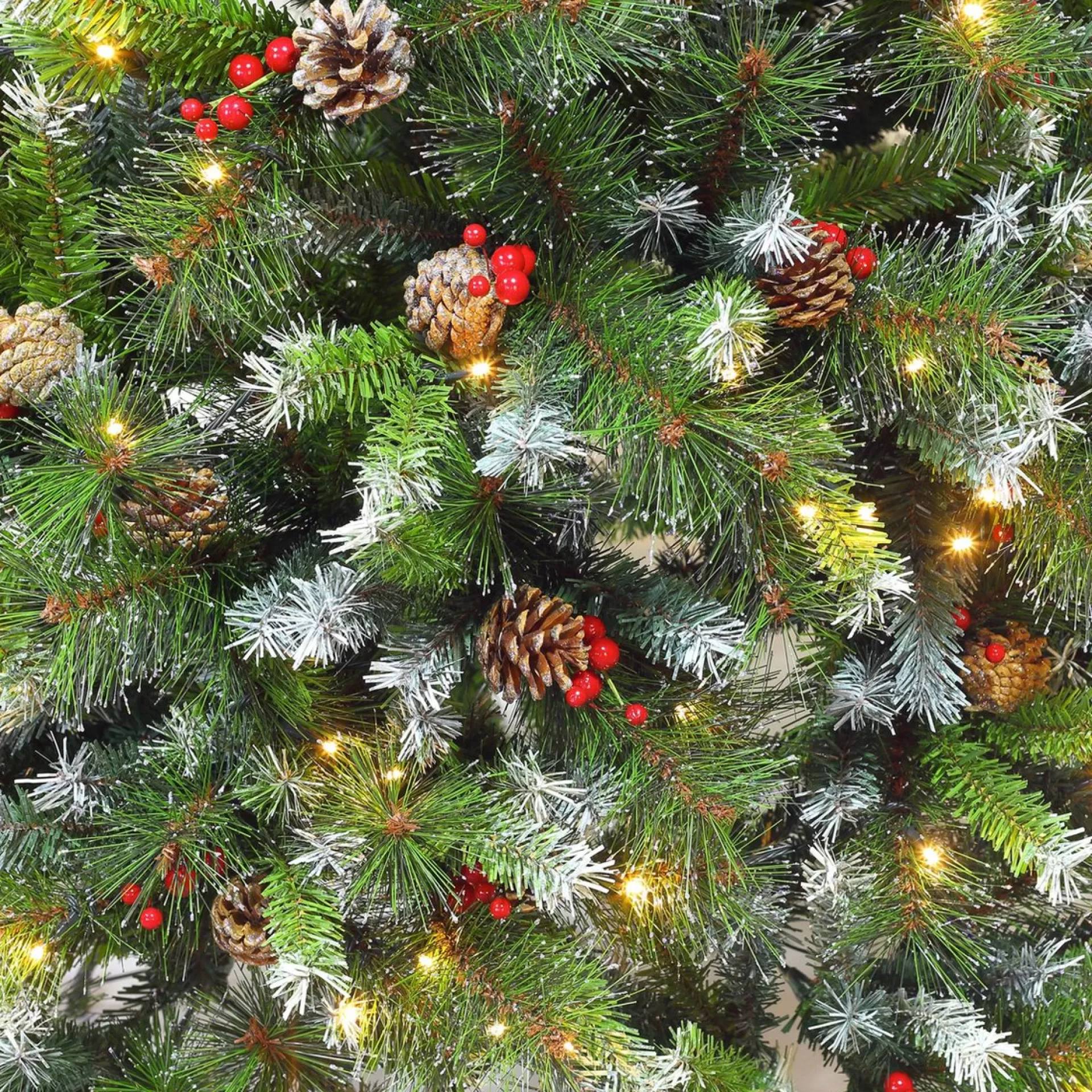 Aliceu0027s Garden Alice's Garden - Deluxe Kunstkerstboom Fringant | 240 Cm | Incl. Verlichting, Decoraties En Voet Store
