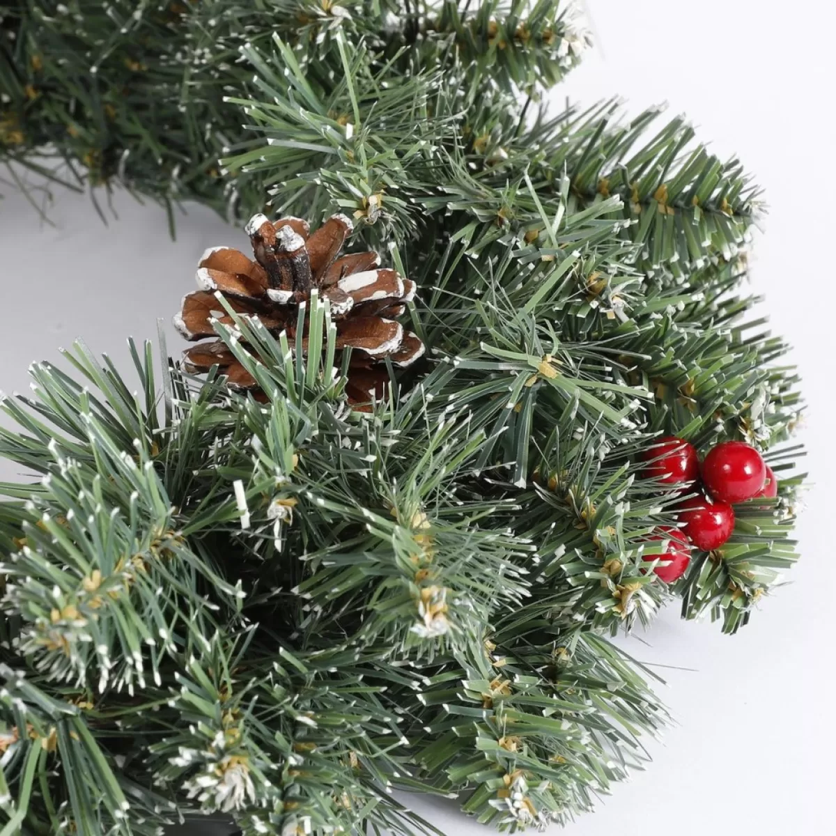 Black Box Kerstkransen> Trees Creston Kerstkrans Met Decoratie - O35 Cm - Frosted Green