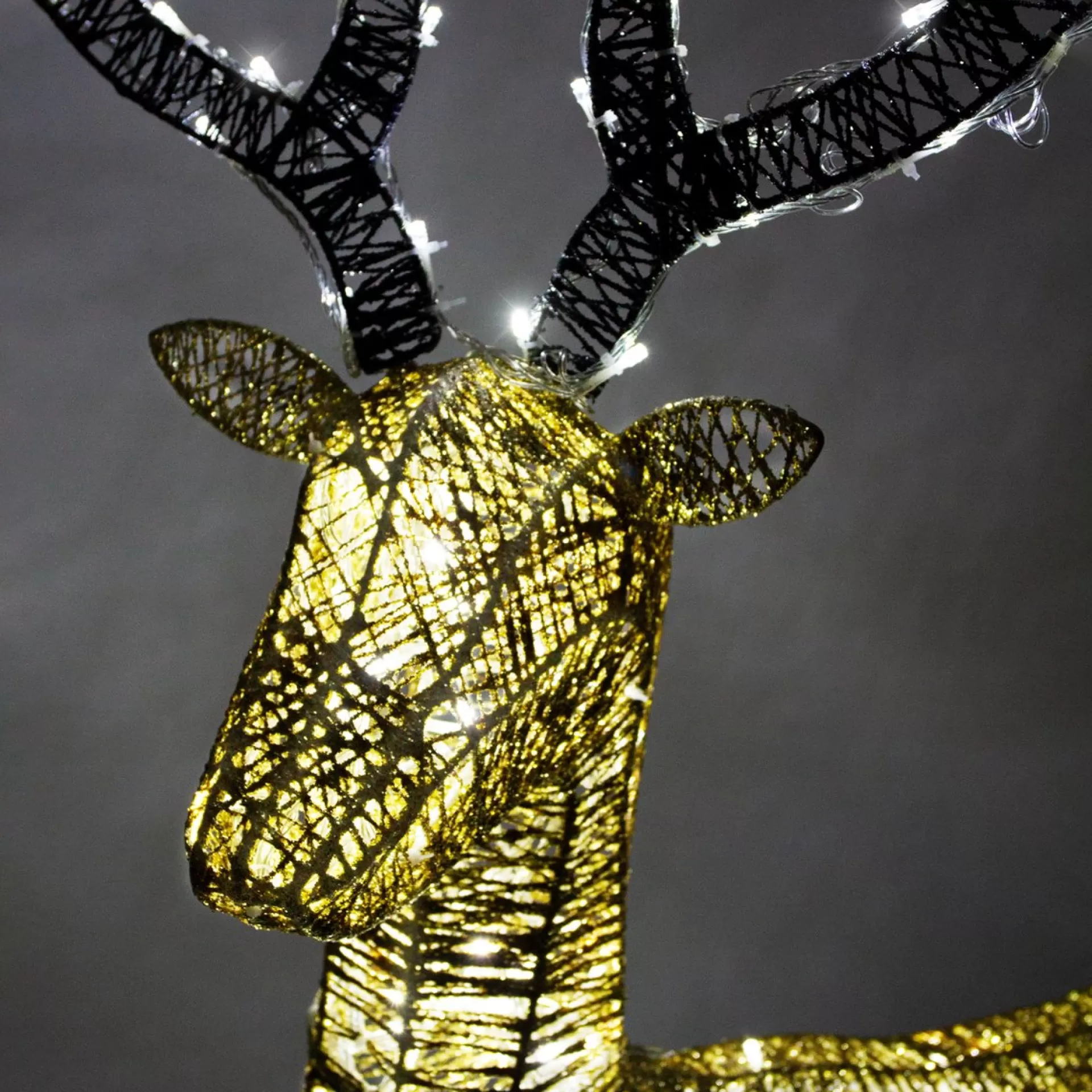 MonsterShop Bundel: Lichtgevend Rendier En Hert Verlichte Kerstfiguren - 12 Meter Lange Stroomsnoeren - Kerstdecoraties Kerst Versieringen Buiten Hot