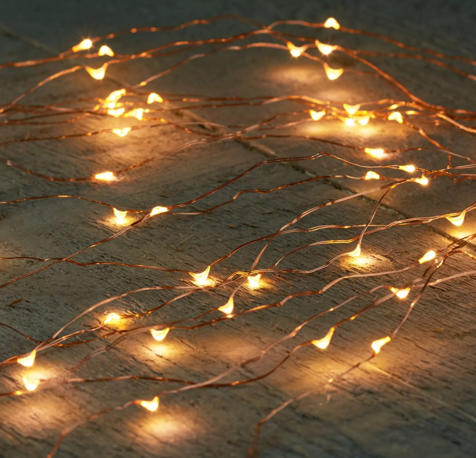 Anna's Collection Cascade Draadverlichting Lichtsnoer Met 100 Lampjes Classic Warm Wit Met 10 Lichtdraden - Op Batterijen - Kerstverlichting Flash Sale