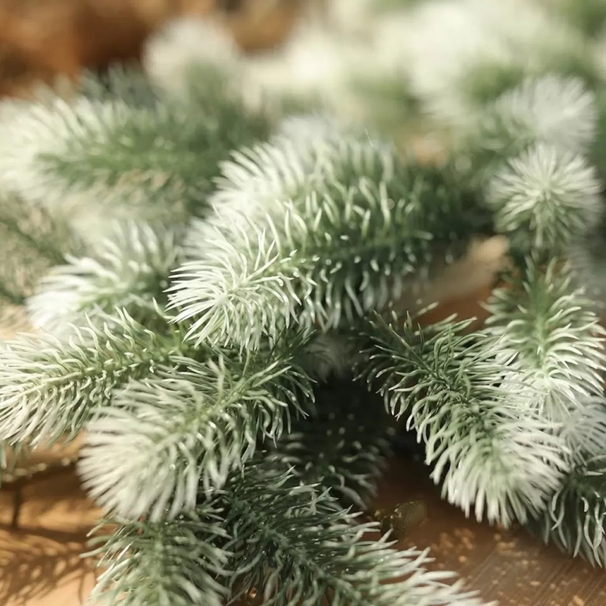 Trend24 Guirlandes>Guirlande - Kerst Guirlande - Kerstguirlande - Kerstslinger - Deurkrans - Dennenslinger - Kerstslinger - Dennentak - 180 Cm - Groen - Wit - 1 Stuk