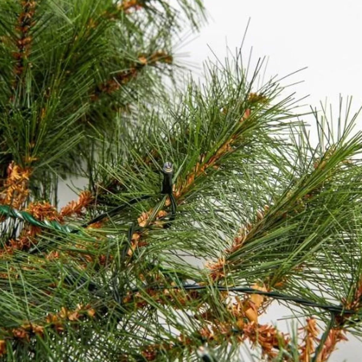 ChristmasGoodz Guirlandes>Guirlande Met Verlichting - Zwaardere Kwaliteit - Guirlande - Kerstguirlande - Kerstverlichting - Kerstversiering - Kerst - 2.7 Meter - 50 Led's