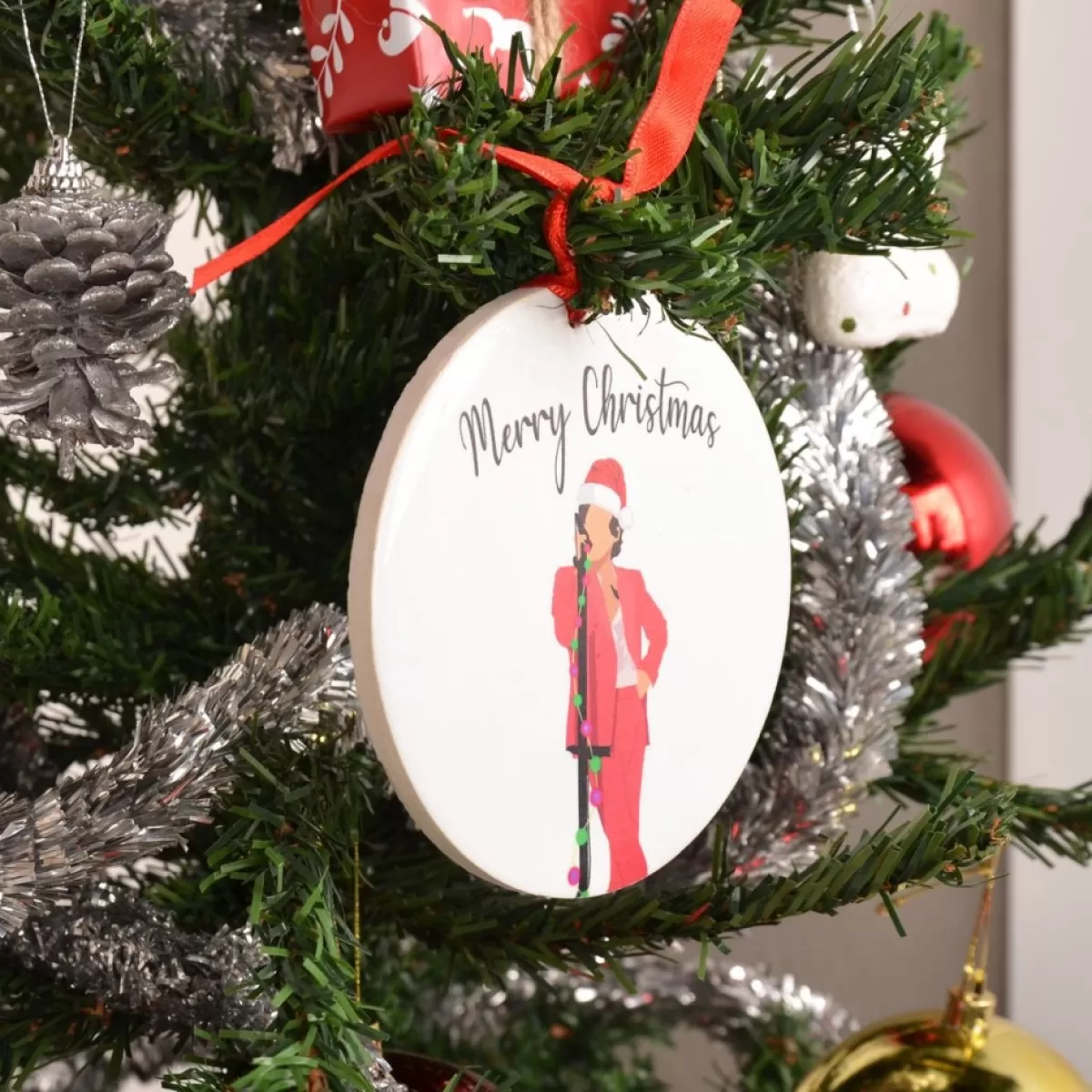 Merkloos Kersthanger>Harry Style Christmas Ornament - Ceramic Ornament - Merry Christmas -Kerstversieringen - Kerstcadeaus - Kersthanger - White