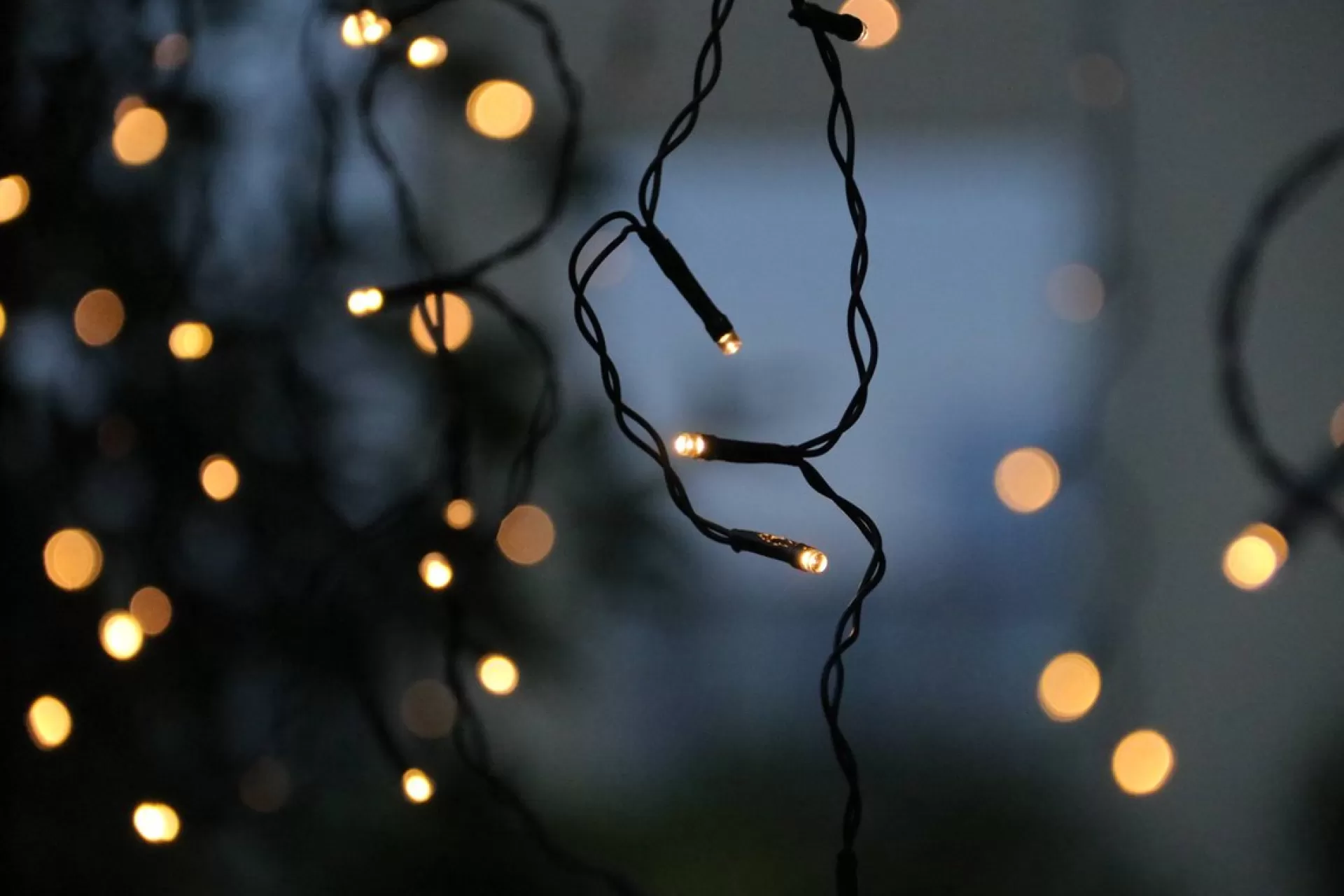 Dailyiled Ijspegelverlichting - Warm Wit Lichtgordijn - 400 Led - 8 Meter - Binnen En Buiten - Koppelbaar Discount