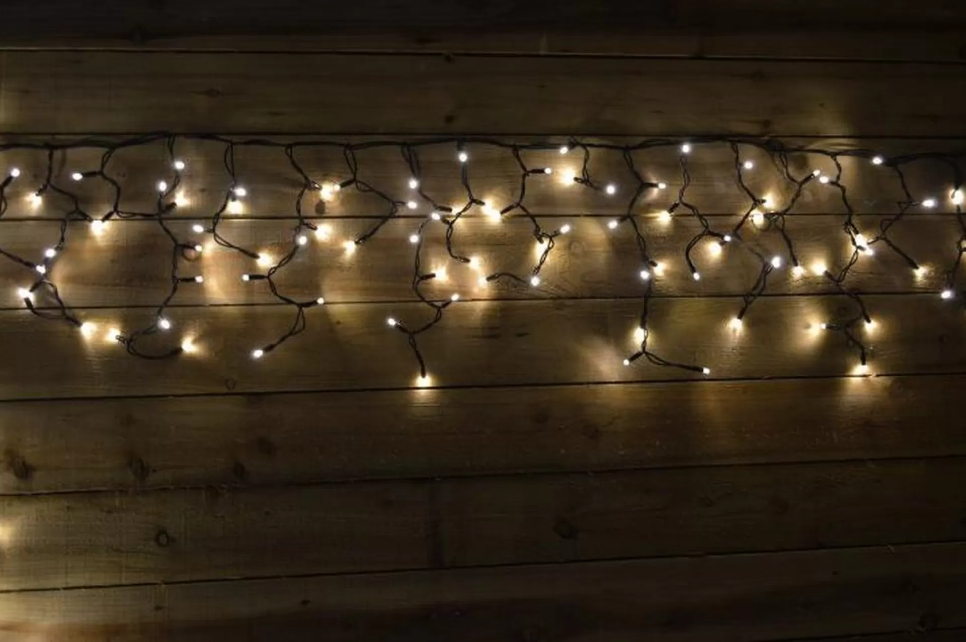 Dailyiled Ijspegelverlichting - Warm Wit Lichtgordijn - 400 Led - 8 Meter - Binnen En Buiten - Koppelbaar Discount