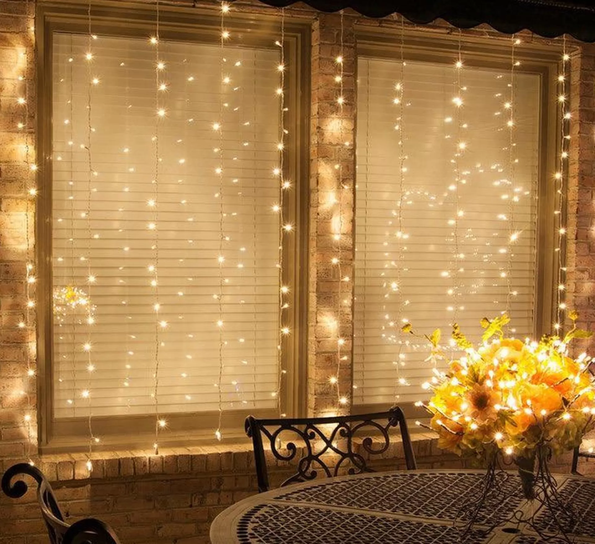J-Pro Curtain Light 6X3M Lichtsnoer Op Netstroom - Tuinverlichting Led - Lichtslinger - Led Lichtgordijn 6X3M Fashion