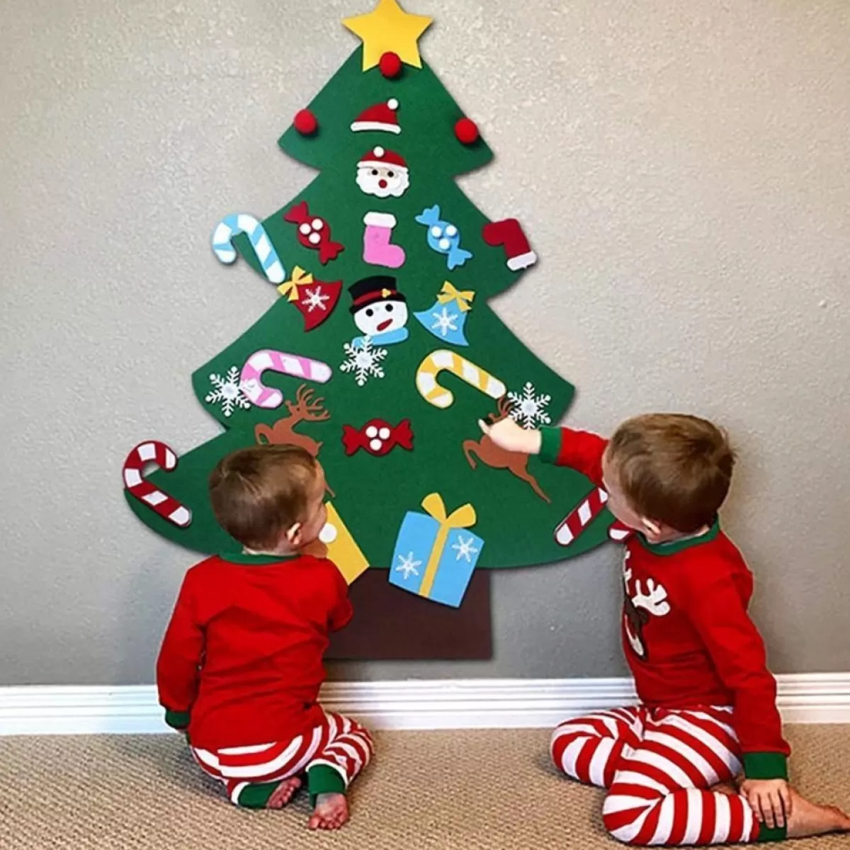 Hs Kerstbeelden>J.S & I.R Vilten Kerstboom – Kinderen – Klittenband – Kinderkerstboom – Kerstboom Voor Kinderen – Kerstcadeau – Speelgoed – Versiering – Muurboom