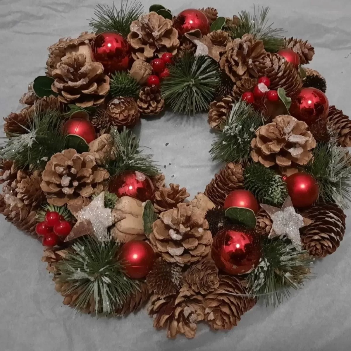 KIESHOP Kerstkransen>Kerst Krans O 35 Cm Met Decoratie | Sterren, Dennenappels, Besjes, Kerstballen, Sneeuw En Kerstgroen