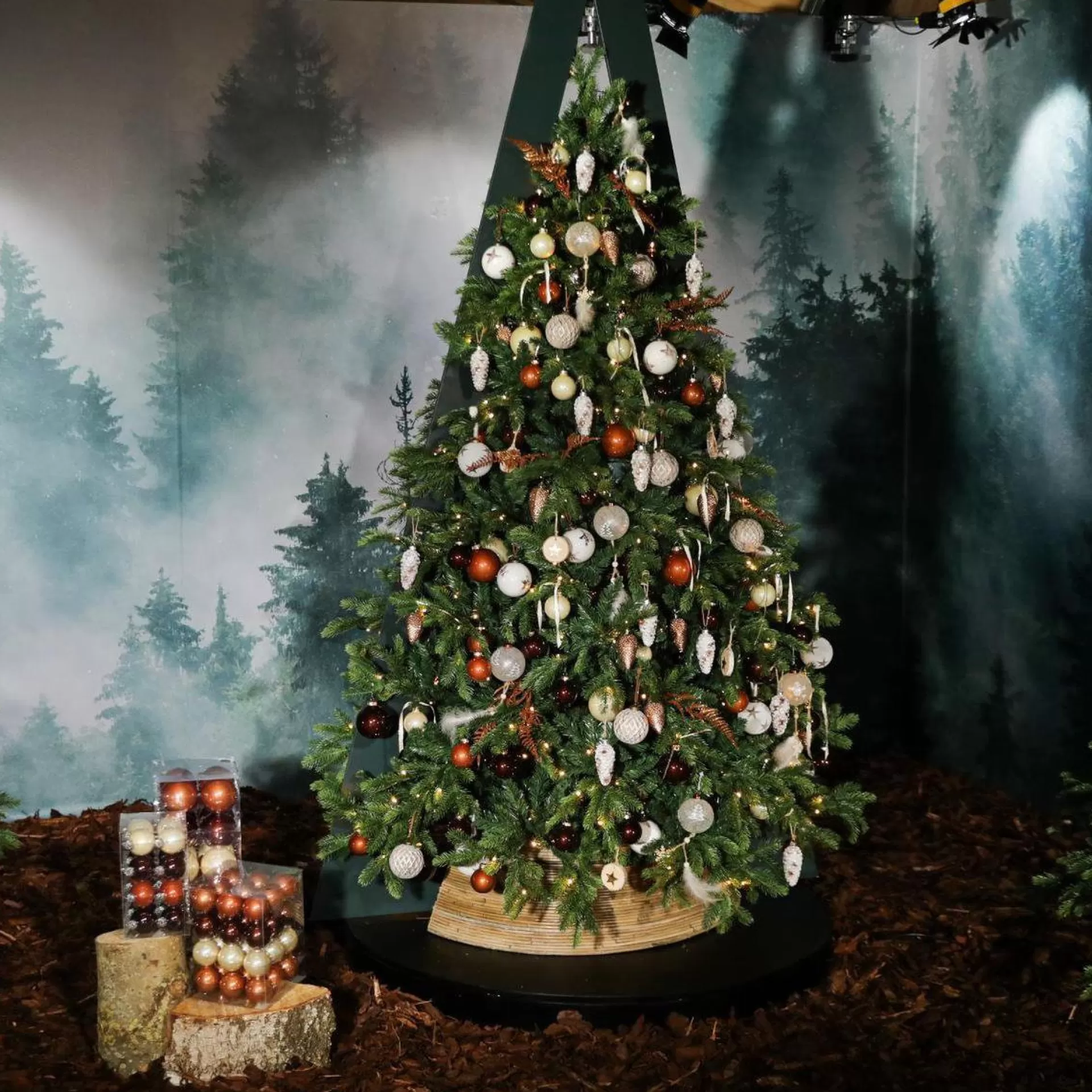 Excellent Trees Kerstboom ® Led Kalmar 150 Cm Met Verlichting - Luxe Uitvoering - 210 Lampjes Flash Sale