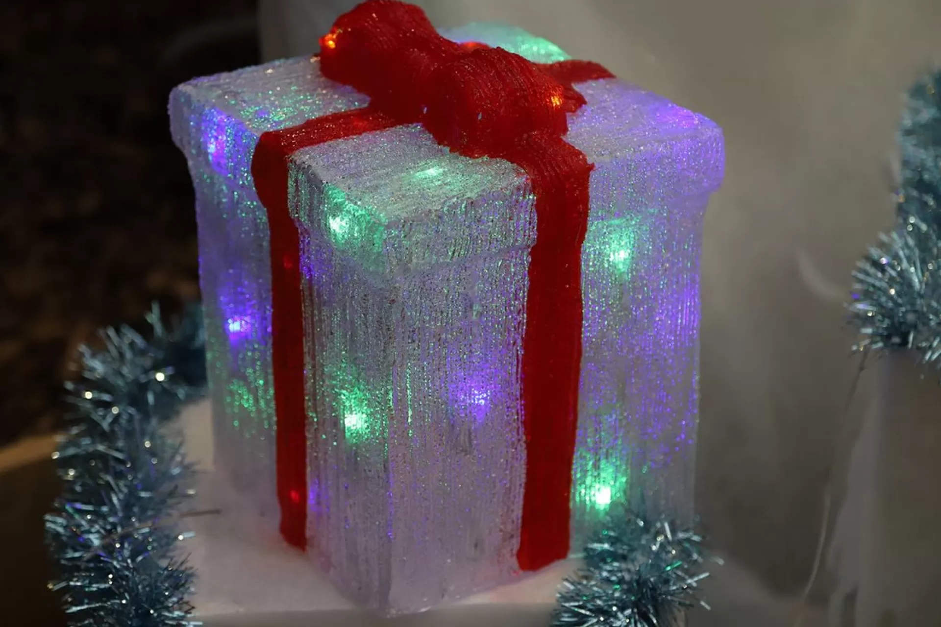 Fééric Lights and Christmas® Kerstcadeau Met 50 Meerkleurige Led-Lampjes Clearance