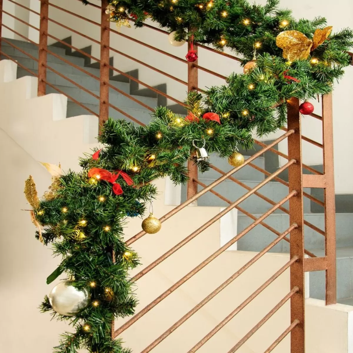 Casaria Guirlandes>Kerstguirlande - 5 M En 5 M Stroomkabel - 100 Led - Afstandsbediening