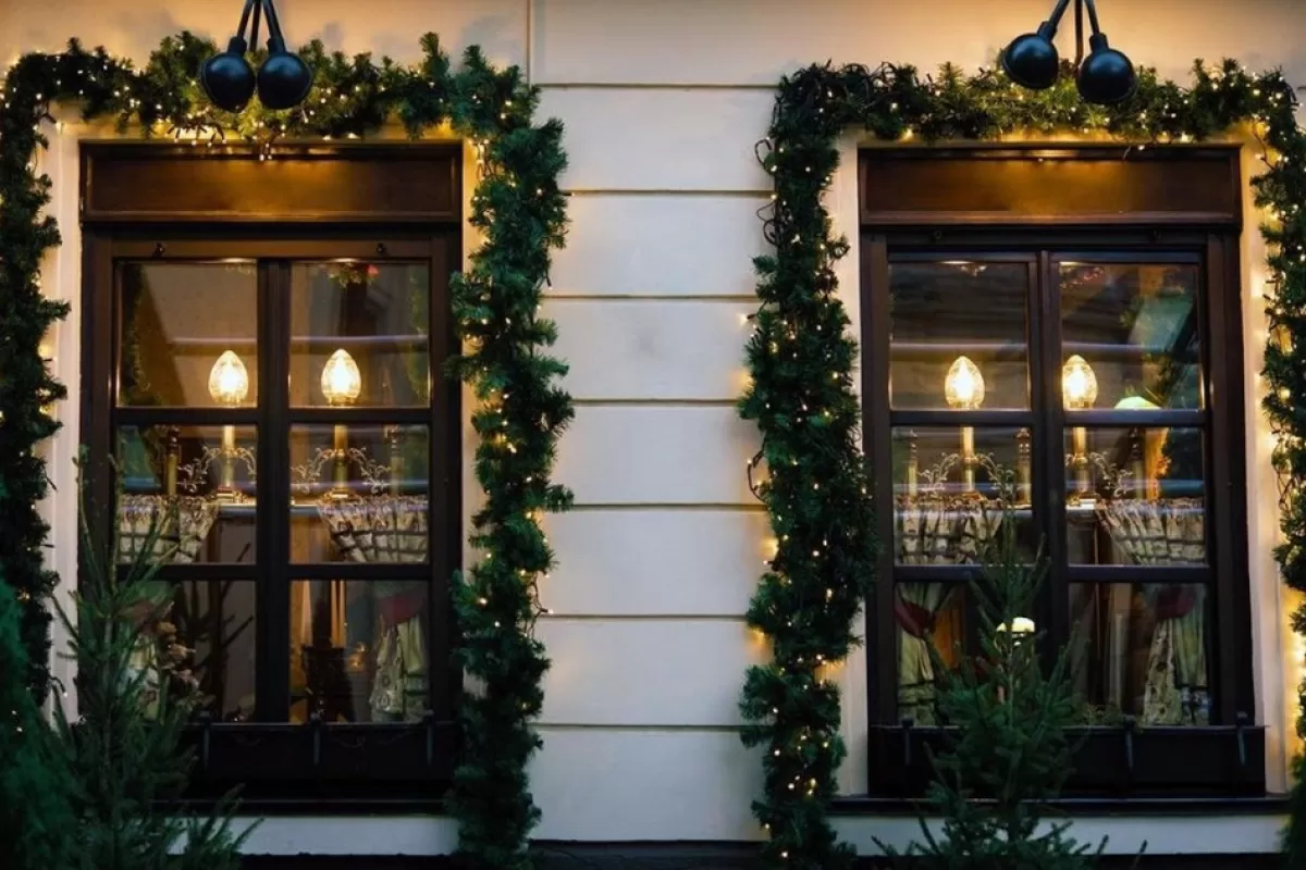 Casaria Guirlandes>Kerstguirlande - 5 M En 5 M Stroomkabel - 100 Led - Afstandsbediening