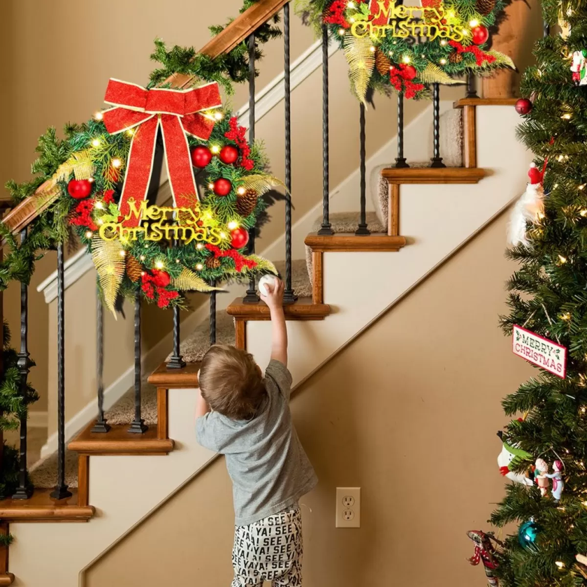 Merkloos Kerstkransen>Kerstkrans 45Cm 50 Led Verlichting - Kerstballen Met Rood En Bruinelint Kerstdecoratie Kerstmis Kunststof