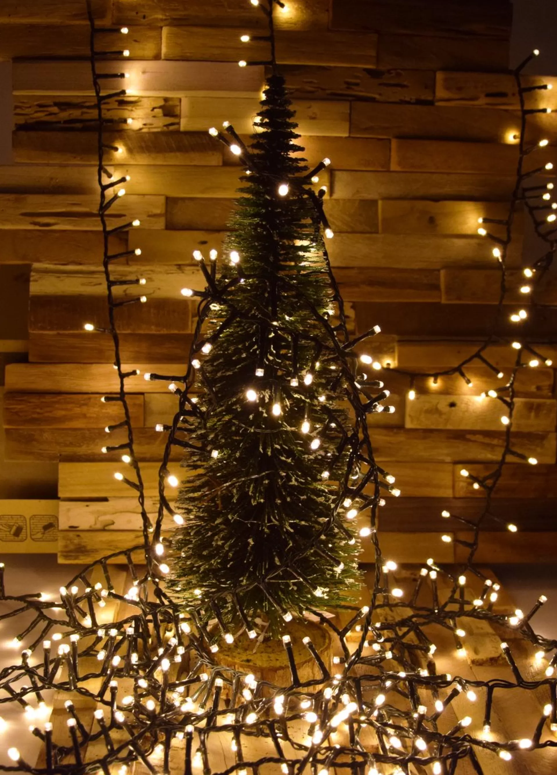 discountershop Kerstverlichting Buiten - 10 Meter 500 Led - Extra Warm Wit - Lichtsnoer Nano Koperdraad - Ip44 Stekker Met Timerfunctie - Kerstboomverlichting - Geschikt Voor Binnen En Buiten - Kerstverlichting Led Clearance