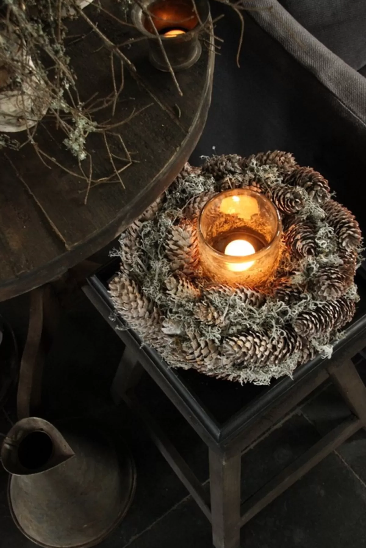 b-home-interieur.be Kerstkransen>Krans Dennenappel - Decoratieve Krans - Krans Boommos/Fijnspar- Diameter 30 Cm - Hoogte 11 Cm