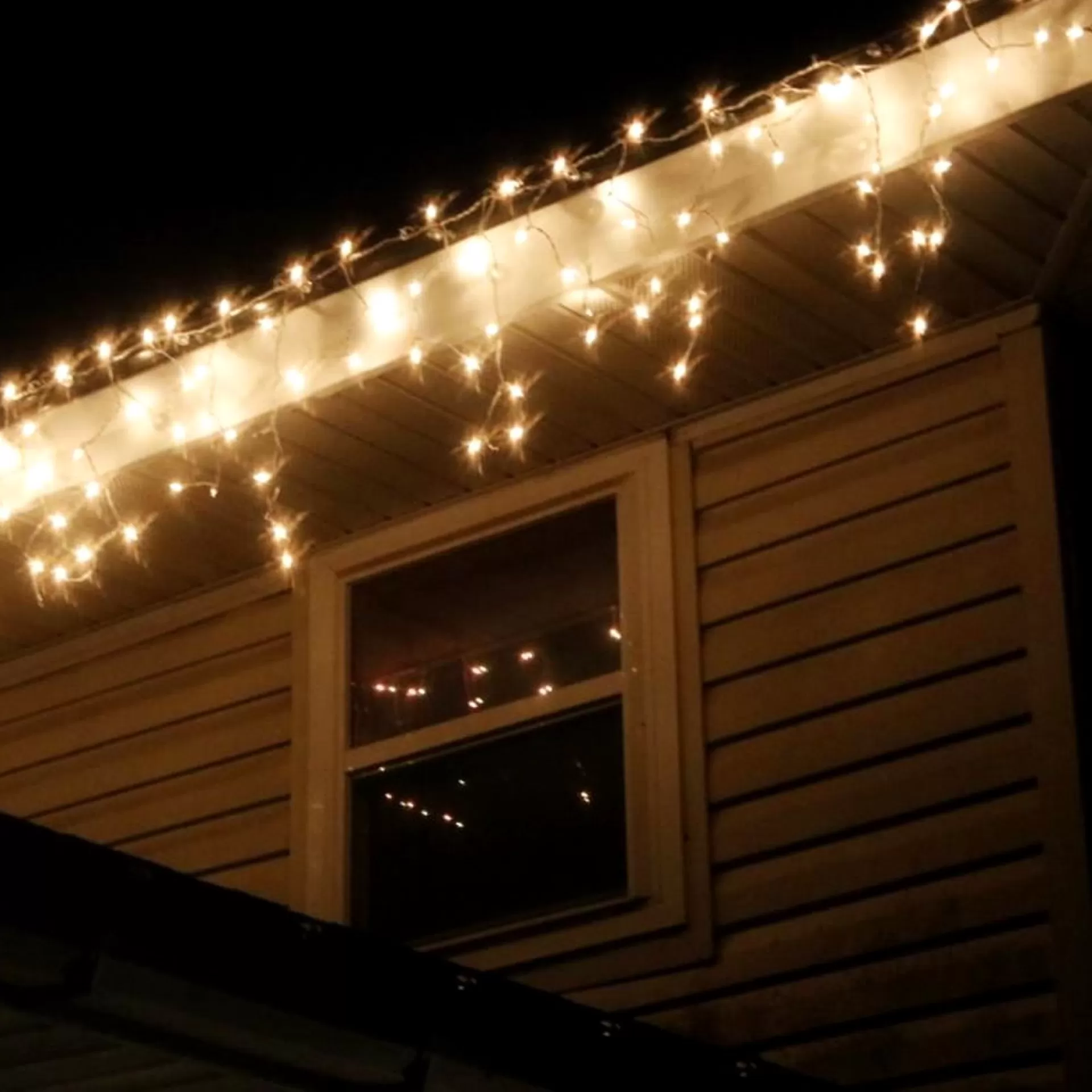Solistech Kerstlichtsnoeren>Led Kerstverlichting Eter Koppelbaar - 50 Lichtpuntjes - Ip65 Waterdicht - Warm Wit 2700K - Hoogwaardige Rubberen Kabel - Energiezuinig 3W - Incl. Stekker 5 M