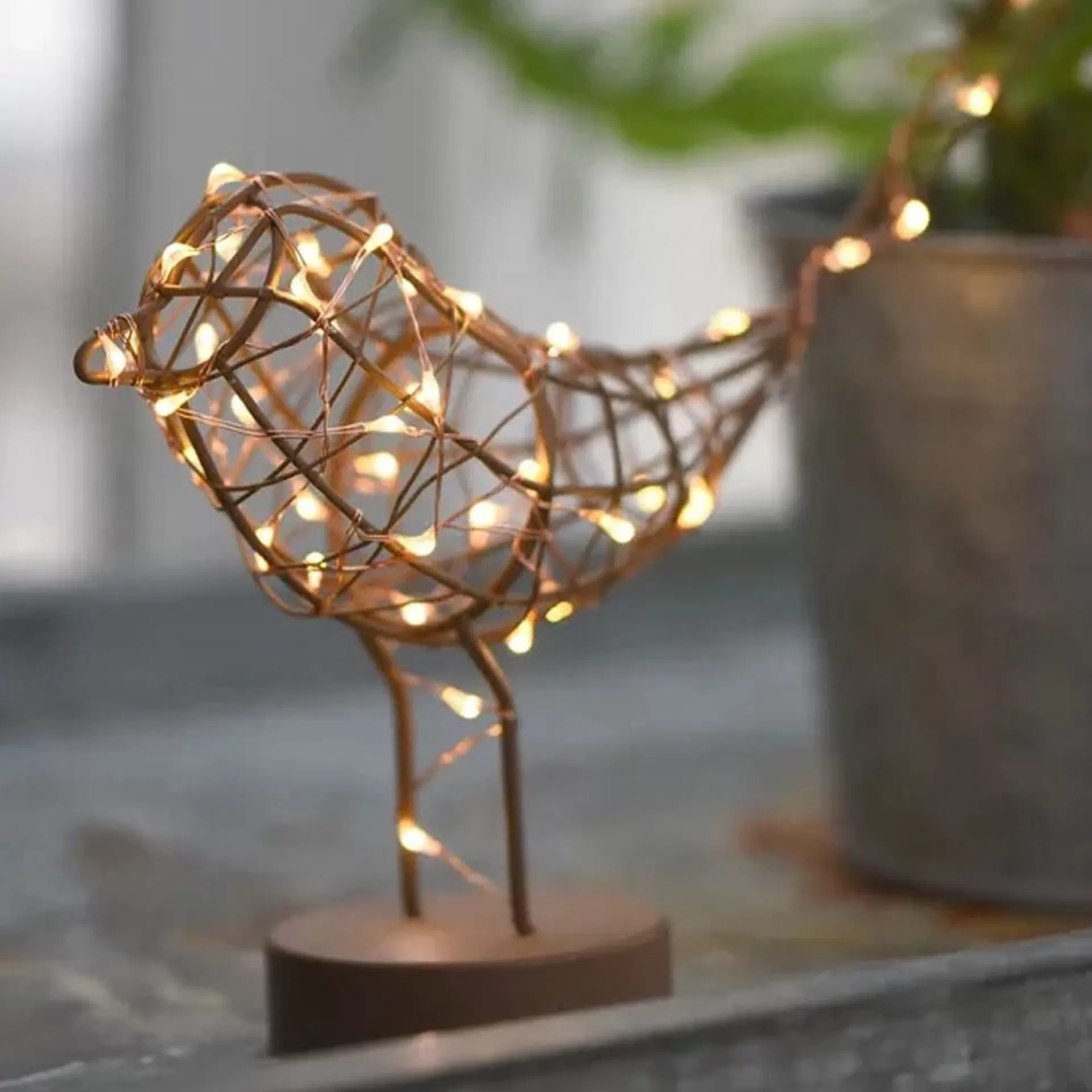 LsL Led Lampje -Roodborstje Op Voetje - Vogel - 20 Lichtjes - Koperbruin - H 20 Cm Sale