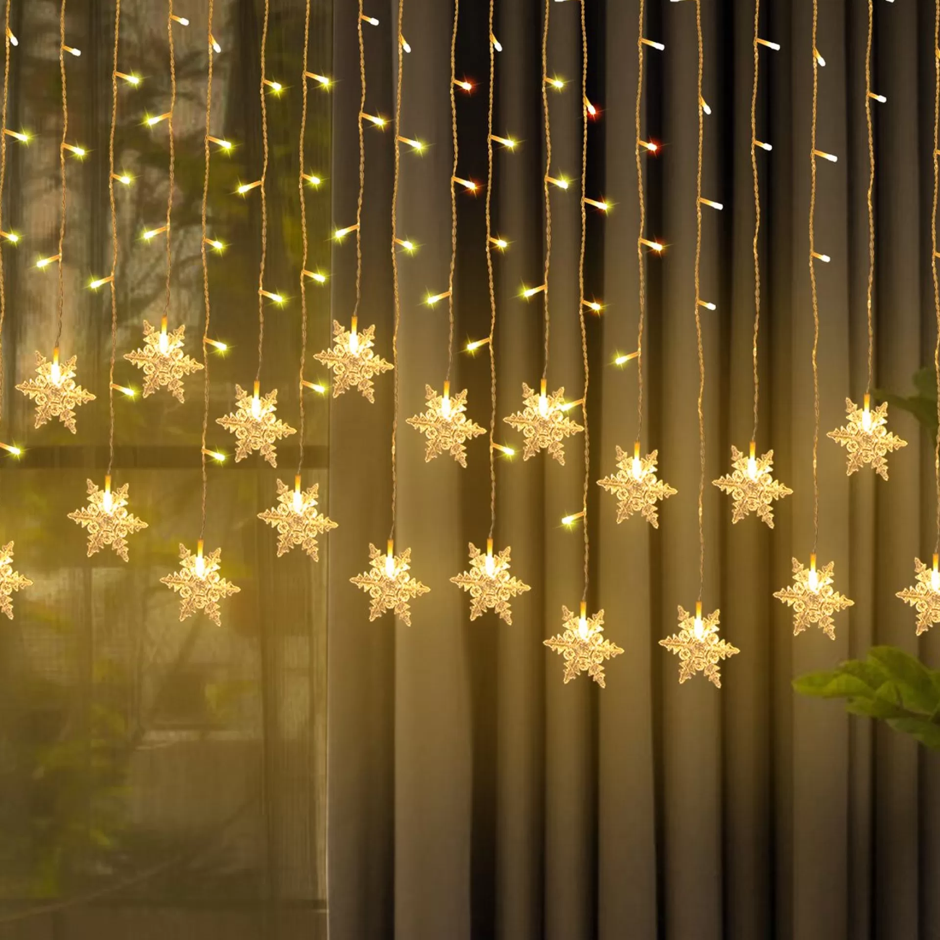 Merkloos Led Lichtgordijn Led Lichtsnoer Led Sneeuwvlokken Kerstverlichting Voor Binnen En Buiten Kerstdecoratie Kerstversiering 96Leds Ip44 8 Modi 3,5M Warm Wit New