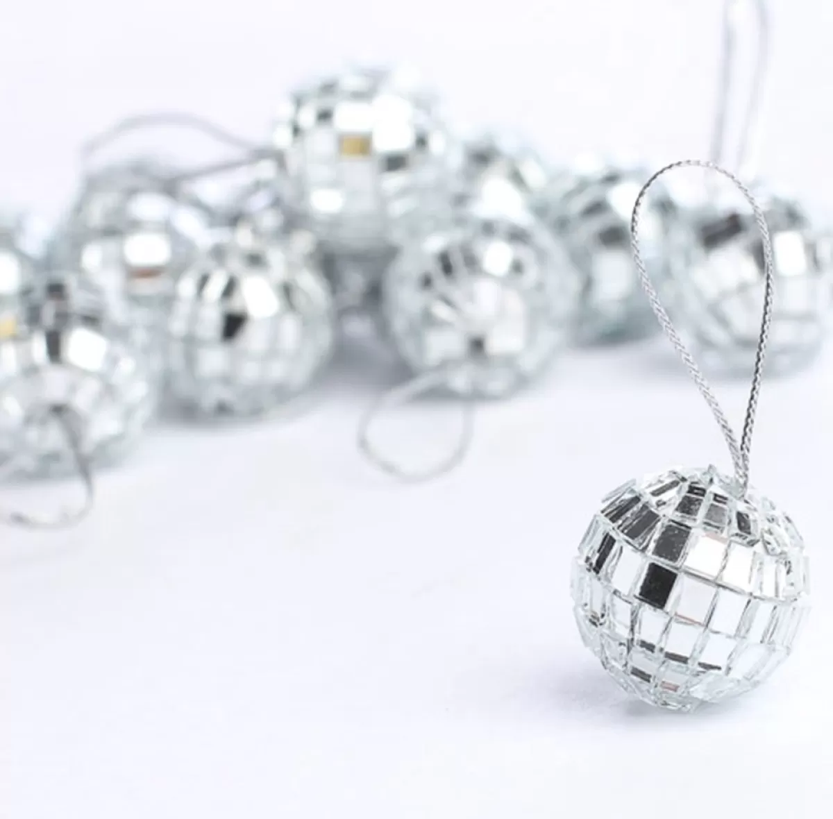 Happy Happenings Kerstboomversieringen>Mini Discoballen - Zilver - 12 Stuks - Kerstballen - 3Cm Klein