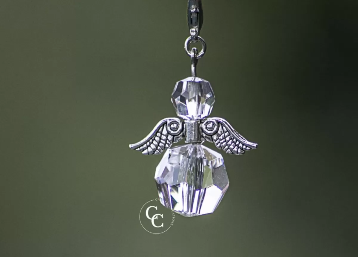 CC Kerstbeelden>Raamhanger Beschermengel , Hand Vervaardigd Uit Swarovski Kristallen . ( Bescherm Engel , Kettinghanger , Sleutelhanger ) , Zilver