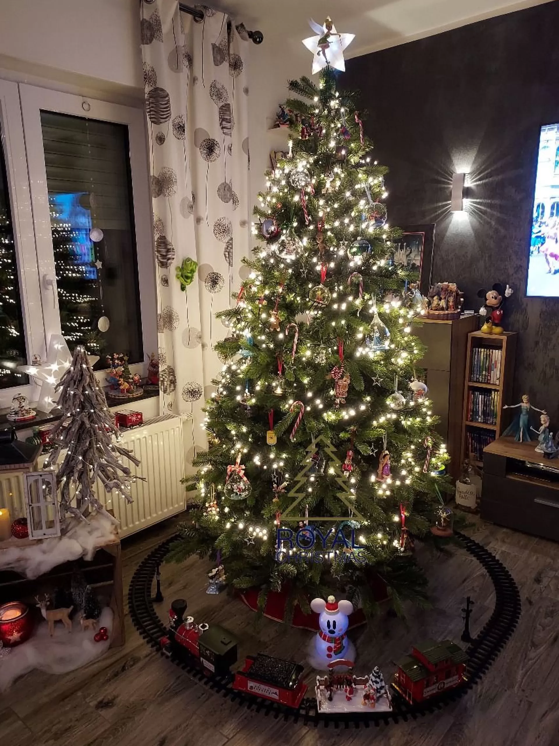 Royal Christmas - Kunstkerstboom - Bogota Pe / Pvc Smart - 400 Led Lampjes - 210 Cm - 1687 Takken - Groen Online