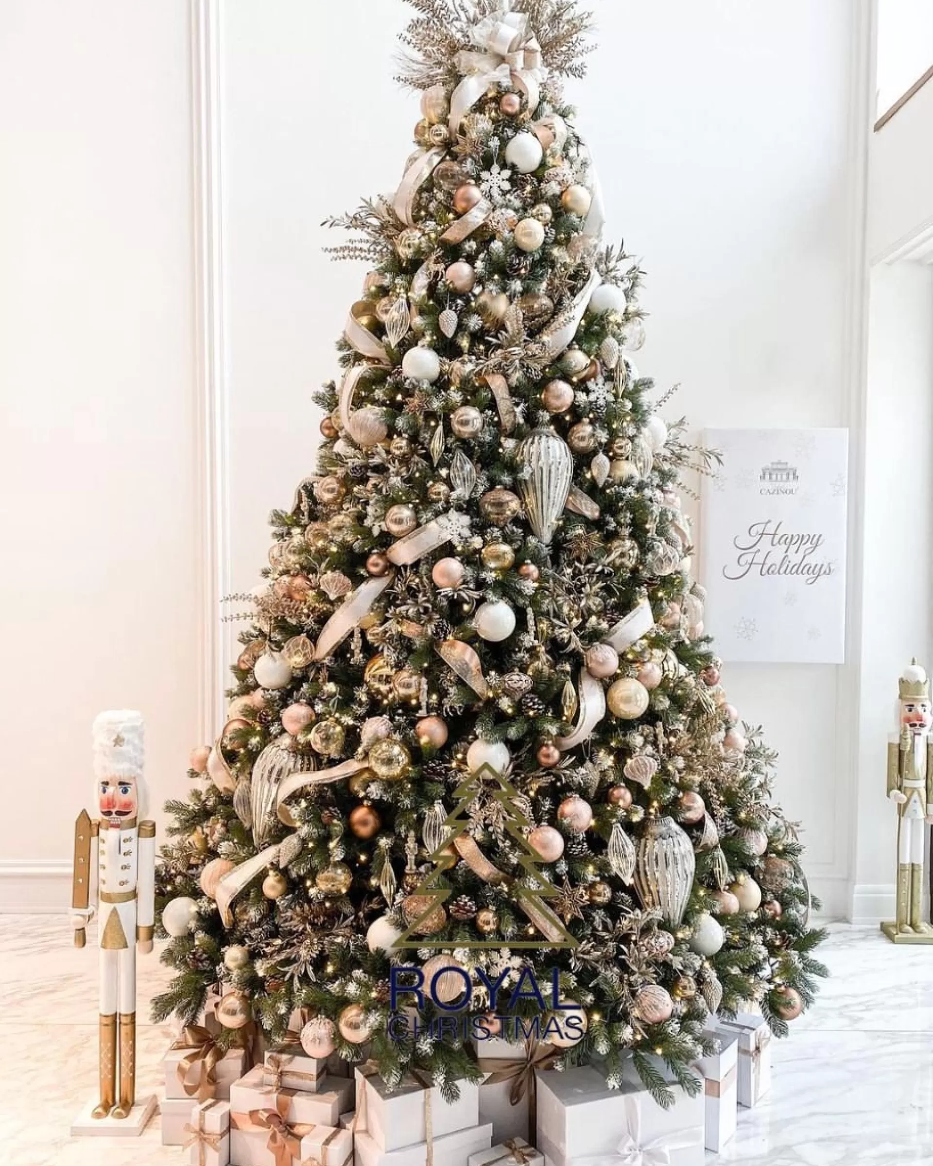 Royal Christmas - Kunstkerstboom - Bogota Pe / Pvc Smart - 400 Led Lampjes - 210 Cm - 1687 Takken - Groen Online