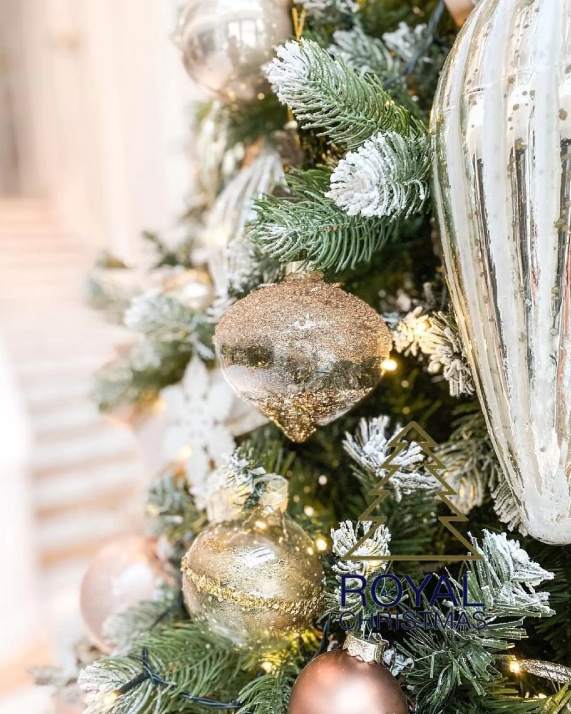 Royal Christmas - Kunstkerstboom - Bogota Pe / Pvc Smart - 400 Led Lampjes - 210 Cm - 1687 Takken - Groen Online