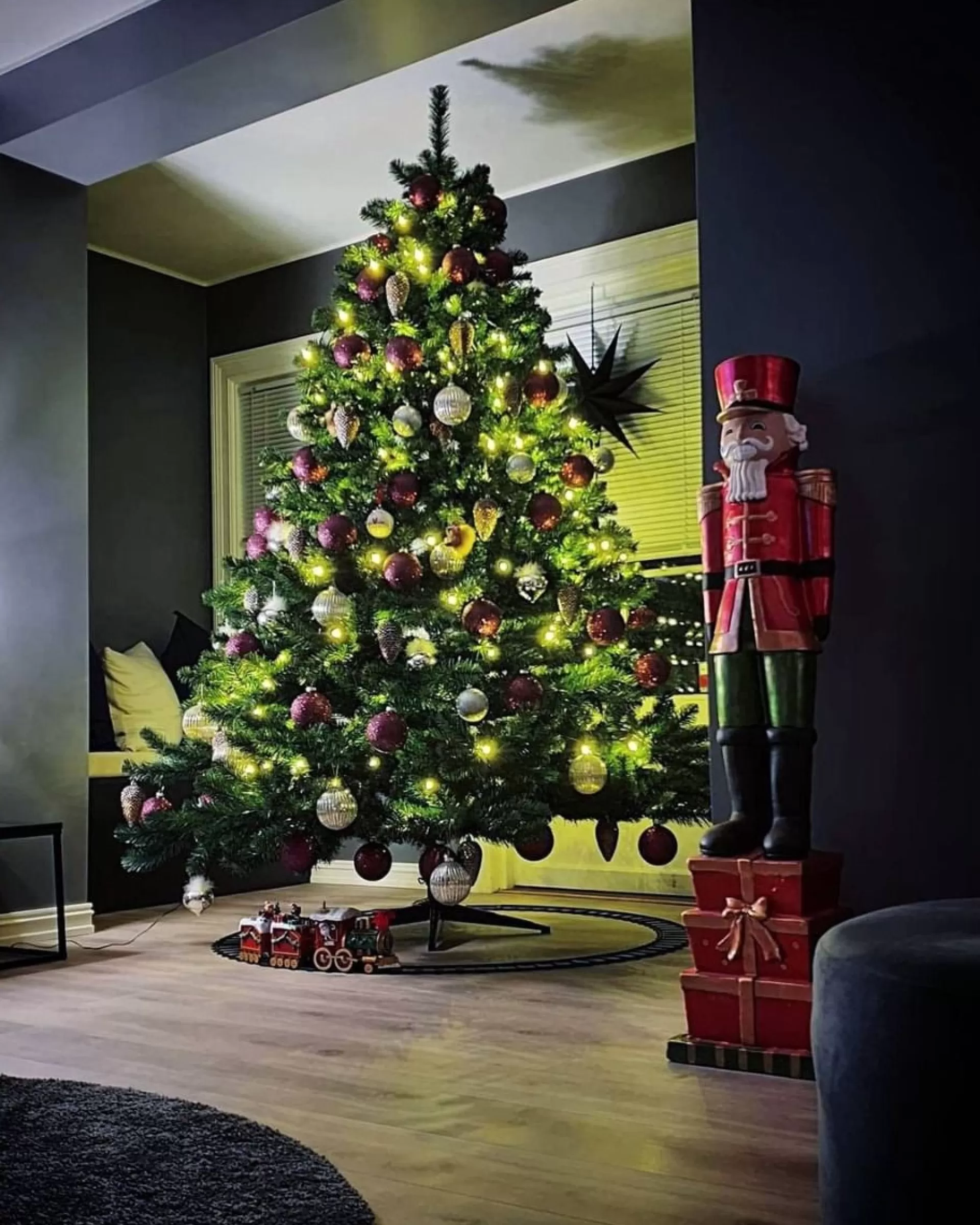 Royal Christmas - Kunstkerstboom - Oregon Deluxe Pvc - 210Cm - 1090 Takken - Groen Discount