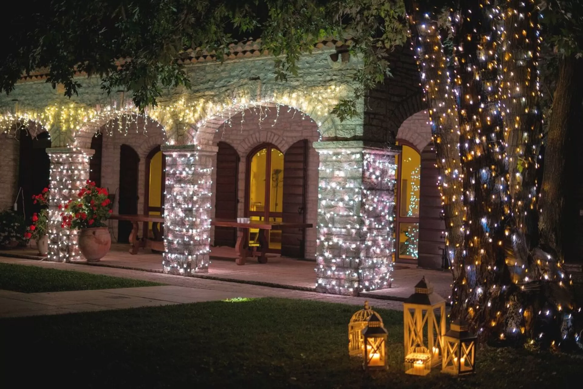 Twinkly Icicle Lichtgordijn - Binnen/Buiten - Rgbw - 190 Led-Lichtketting - Decoratie - App-Gestuurde - Zwart Fashion